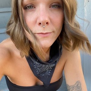 Meet your Posher, Abigail